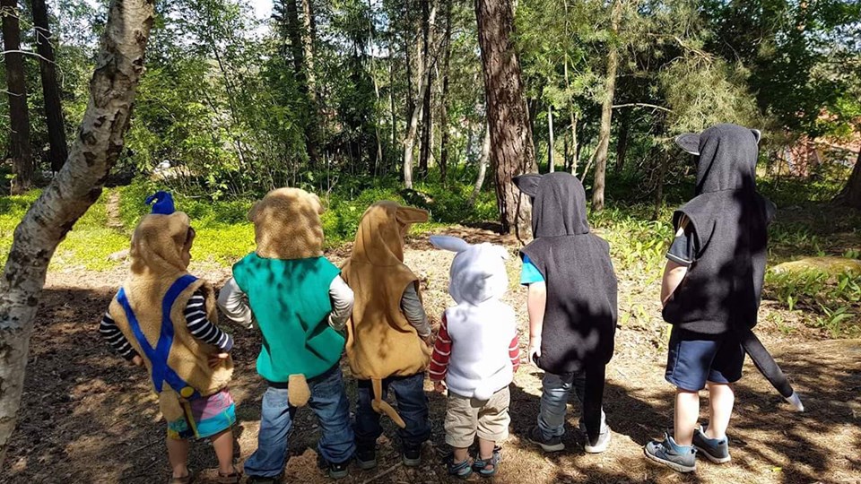 Barn i skogen