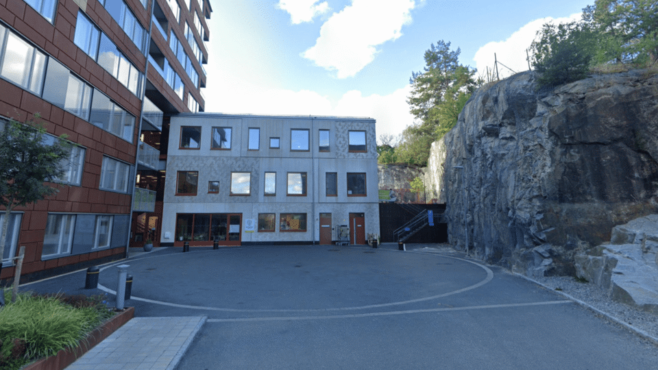 Fasad på flervåningshus, foto.